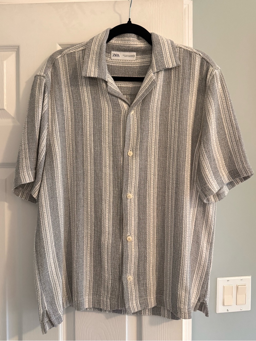 Zara Striped Short-Sleeve Button-Down Shirt in Gray and White